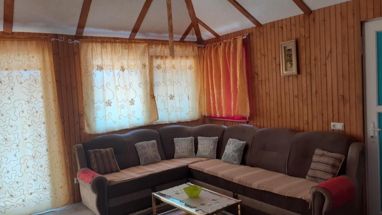 Апартаменты Apartman Panorama Яйце Экстерьер фото